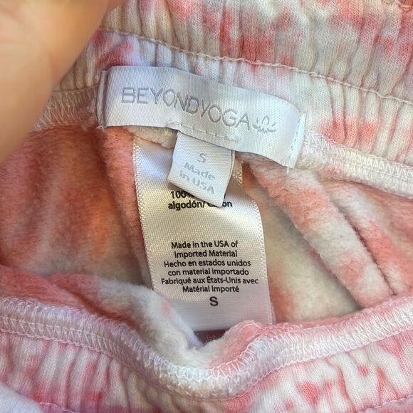 Come Through Shorts In Tie Dye Print - Picture 7 of 7